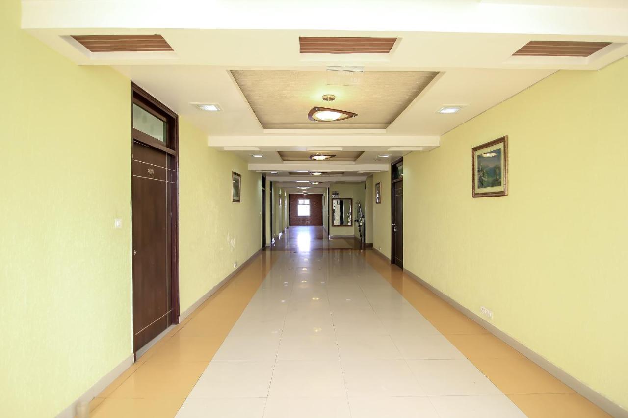 Collection O 4731 Hotel Surya Continental Lucknow Esterno foto