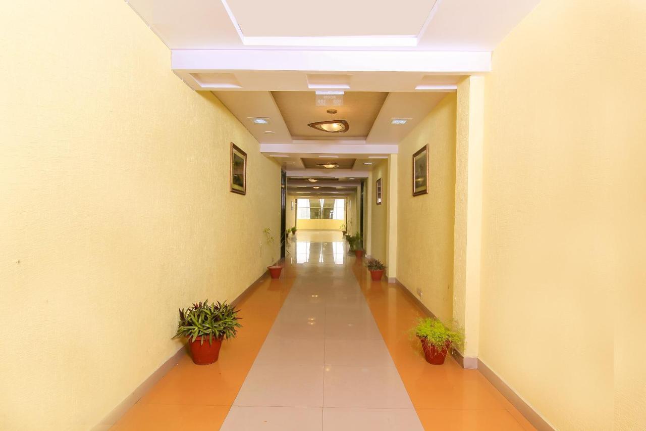 Collection O 4731 Hotel Surya Continental Lucknow Esterno foto