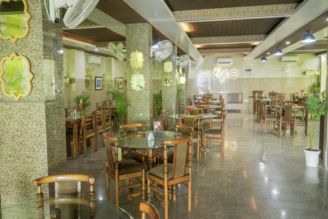 Collection O 4731 Hotel Surya Continental Lucknow Esterno foto