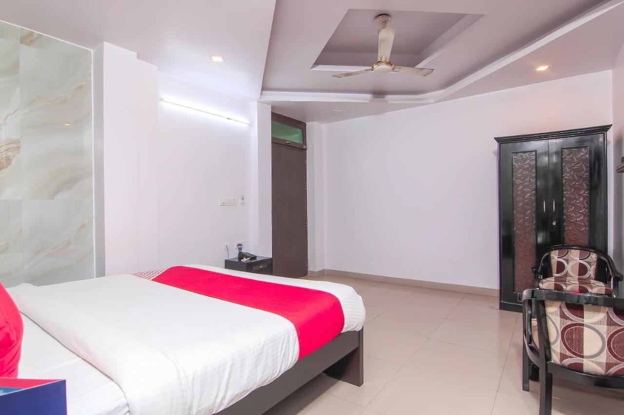 Collection O 4731 Hotel Surya Continental Lucknow Esterno foto