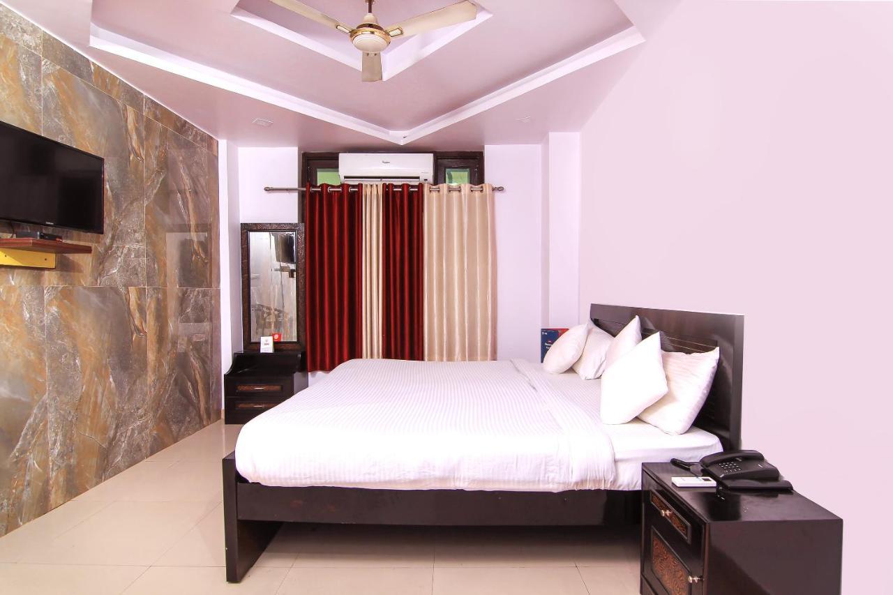 Collection O 4731 Hotel Surya Continental Lucknow Esterno foto