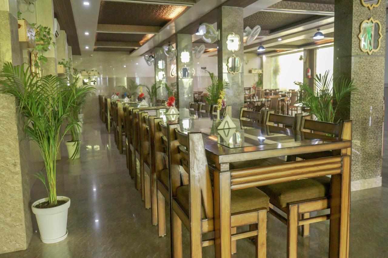 Collection O 4731 Hotel Surya Continental Lucknow Esterno foto