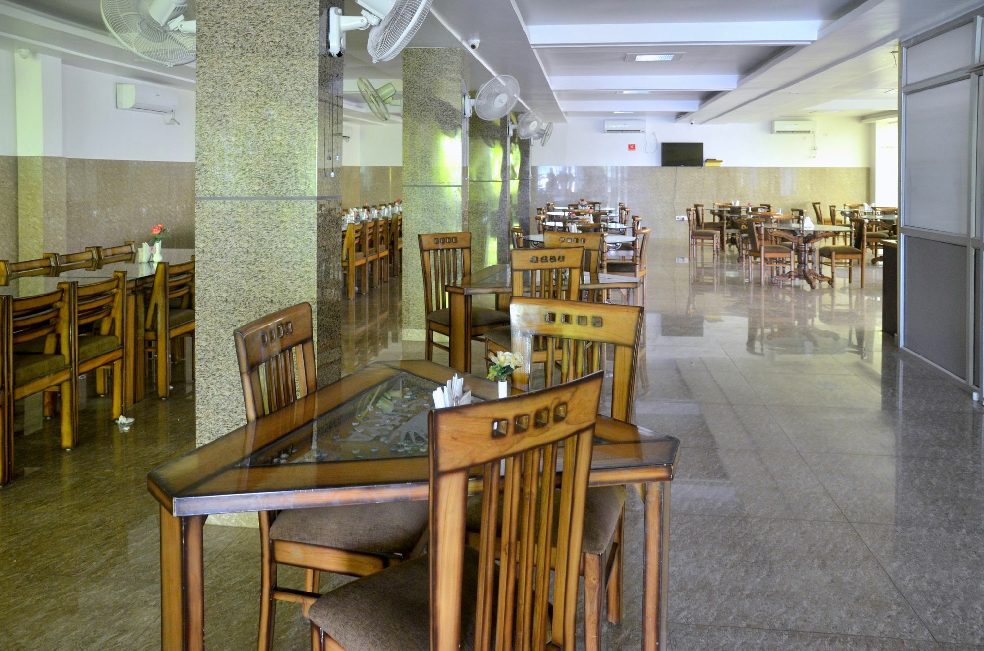 Collection O 4731 Hotel Surya Continental Lucknow Esterno foto